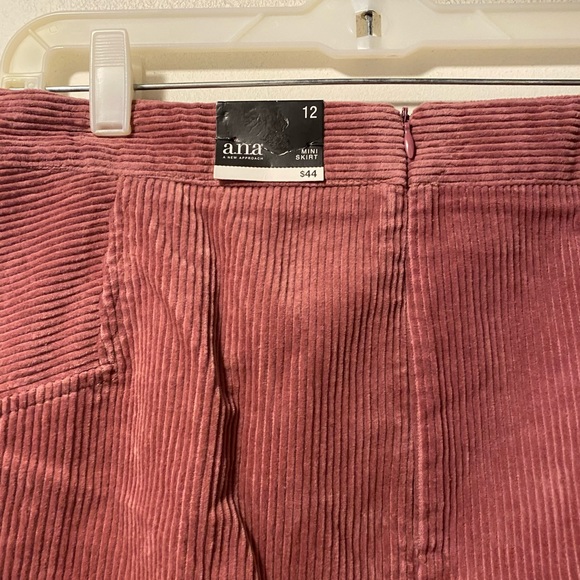 ⚫️ New A.N.A. Corduroy mini skirt size 12 rose color side zipper - Picture 5 of 6